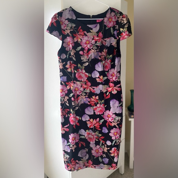 Betsy Johnson Floral dress - Picture 3 of 4